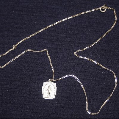 Alcove Enclosed Miraculous Medal Medallion on 18" Chain